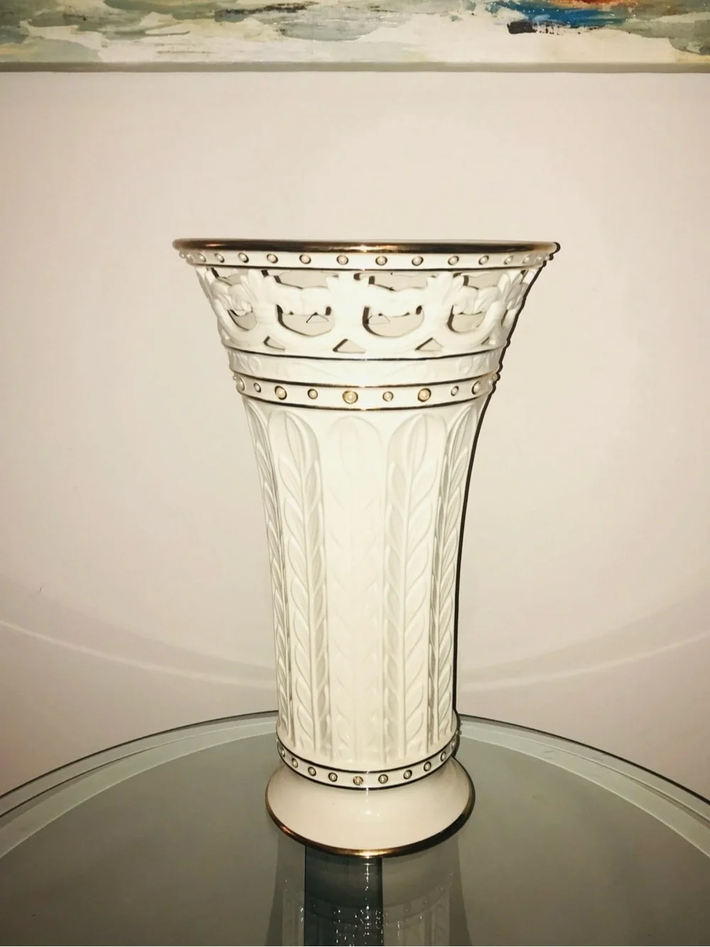Lenox: Florentine & Pearl Cream Ceramic Vase with Gold Rim Accents. Like New.